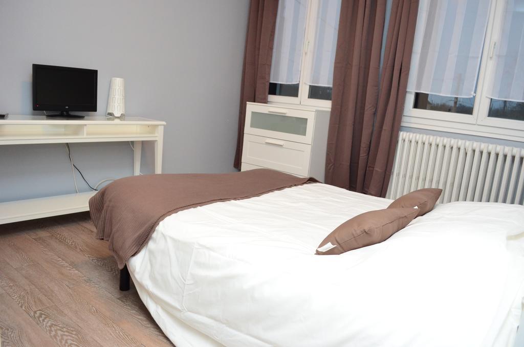Auberge Du Lac Hotel Marcilly-sur-Tille Стая снимка